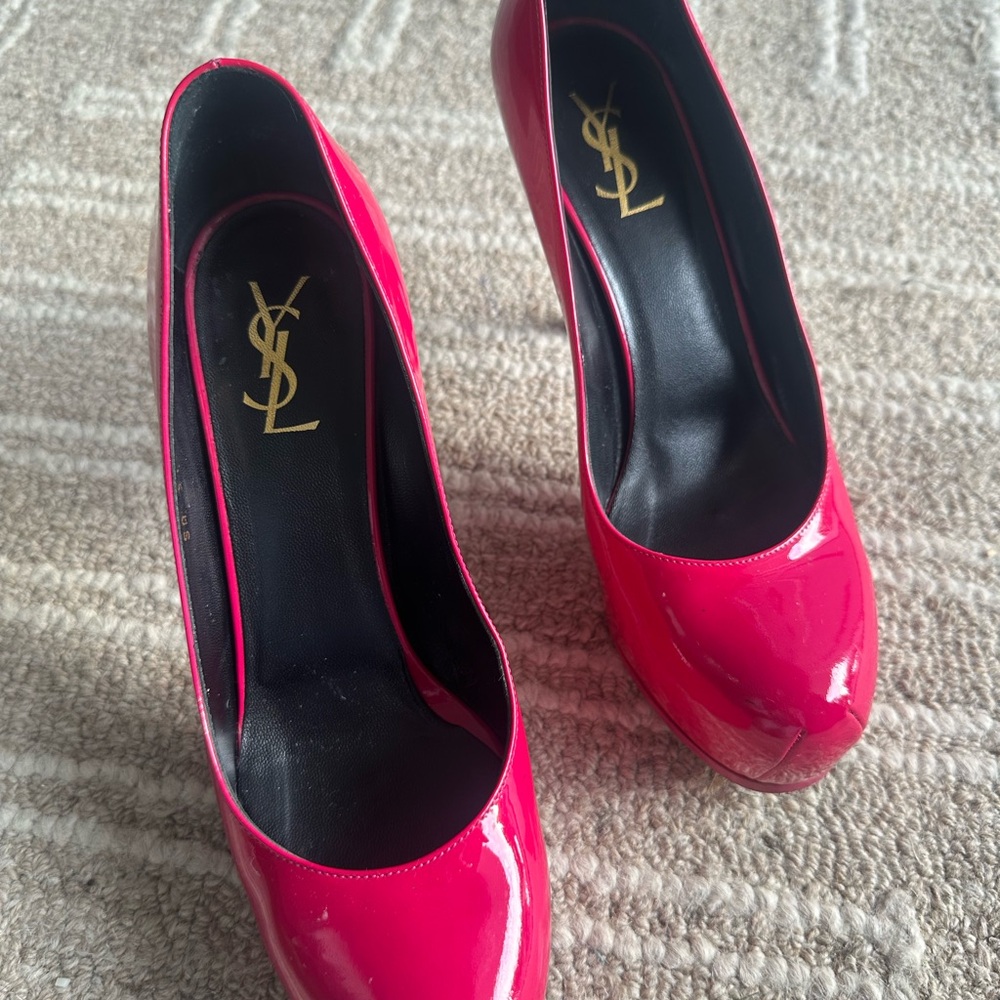 Yves Saint Laurent Fuchsia Heels